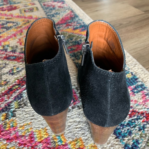 Lucky Brand Black suede EUC size 6.5 bootie - Picture 5 of 7